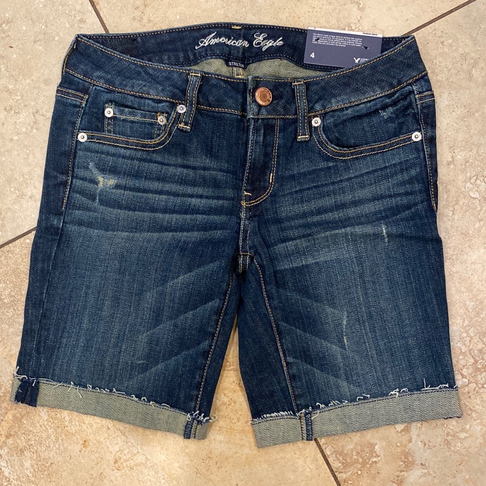 Amrlerican Eagle New w/Tag Skinny Bermuda Jeans Starchy size 4
